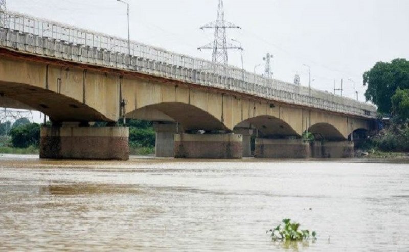 गोरखपुर में बढ़ रहा बाढ़ का खतरा, जिले से गुजरने वाली छह नदियों में उफान, लगातार बढ़ रहा है जलस्तर