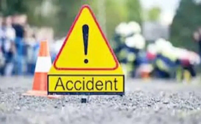 लखनऊ-कानपुर हाईवे पर अनियंत्रित होकर कार पुलिया से टकराई, हादसे में एक महिला की मौत, पांच हुए घायल
