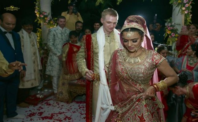 Inside pics and videos: Aashka Goradia-Brent Goble tied knot in traditional ceremony