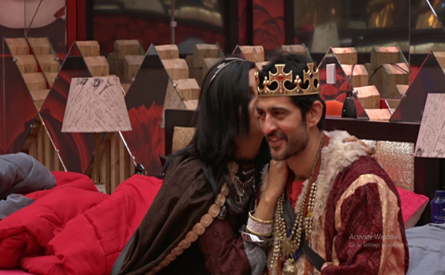 Bigg Boss 11:  OMG! Arshi Khan to re-enter the house with this contestant?