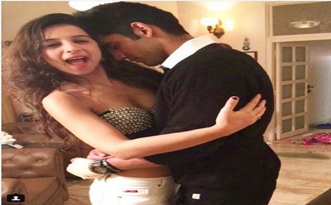 Bigg Boss 11: Benafsha Soonawala slams break up rumours with this pic