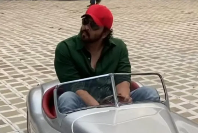 Ranveer Singh shares video of Rohit Shetty driving a mini car on Cirkus sets