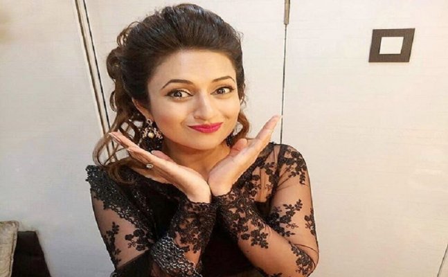  Divyanka Tripathi REACTS on becoming first Indian TV actress to have 6m followers
