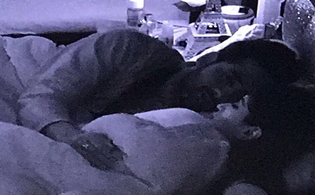 BB 11: Puneesh & Bandagi get INTIMATE under sheets!