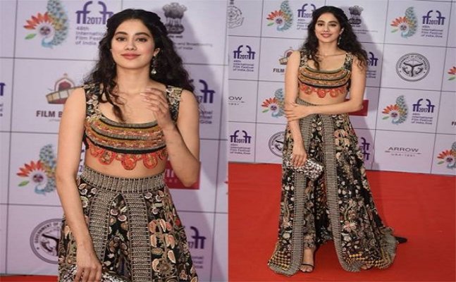 IIFI 2017: Jhanvi Kapoor makes a stylish entry in high-waisted cigarette pants