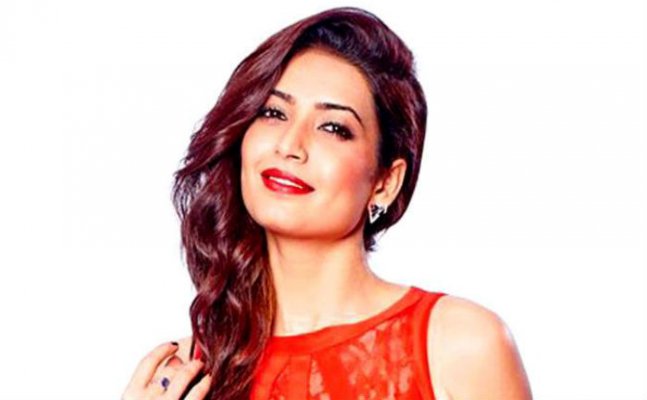 Ex- Bigg Boss contestant Karishma Tanna accused of cheating and blackmailing