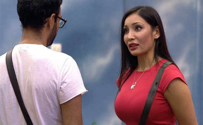 Sofia Hayat replies like a boss when troll ask for her 'booking rate for 1 night'