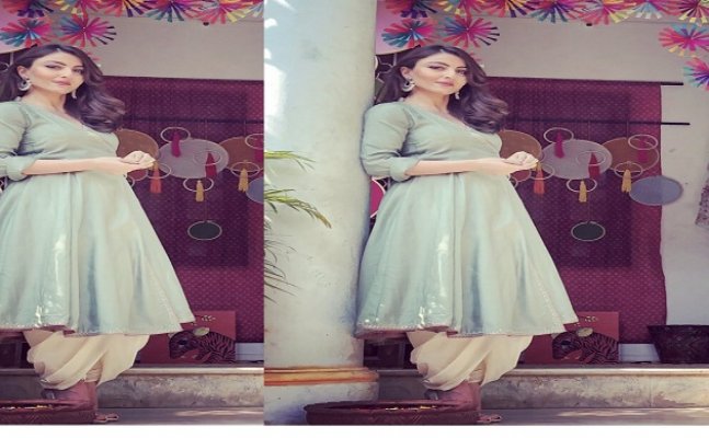 Soha Ali Khan ups her style game with silk suit and dhoti