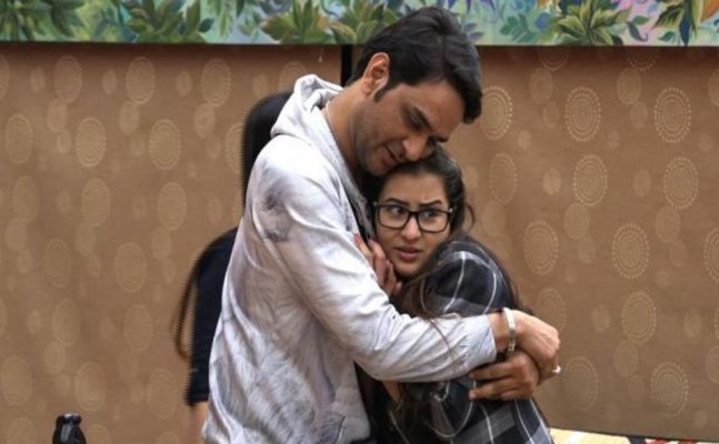 Bigg Boss 11: Vikas Shilpa patch up, Twitter goes crazy