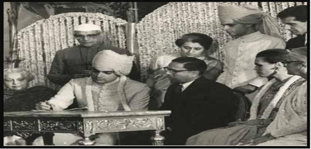 Rajiv Gandhi and Sonia Gandhi tie the nuptial knot