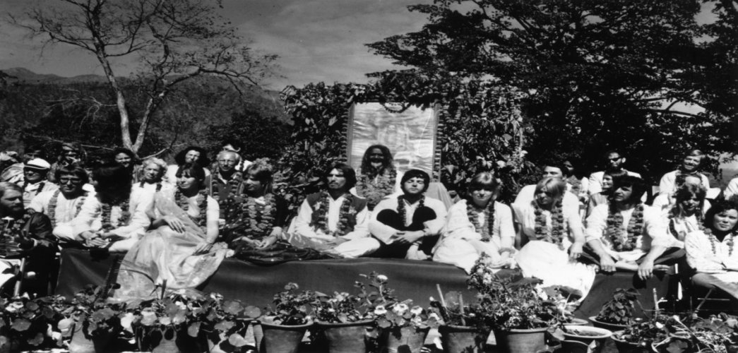 Biggest ever band 'The Beatles' came to India for peace