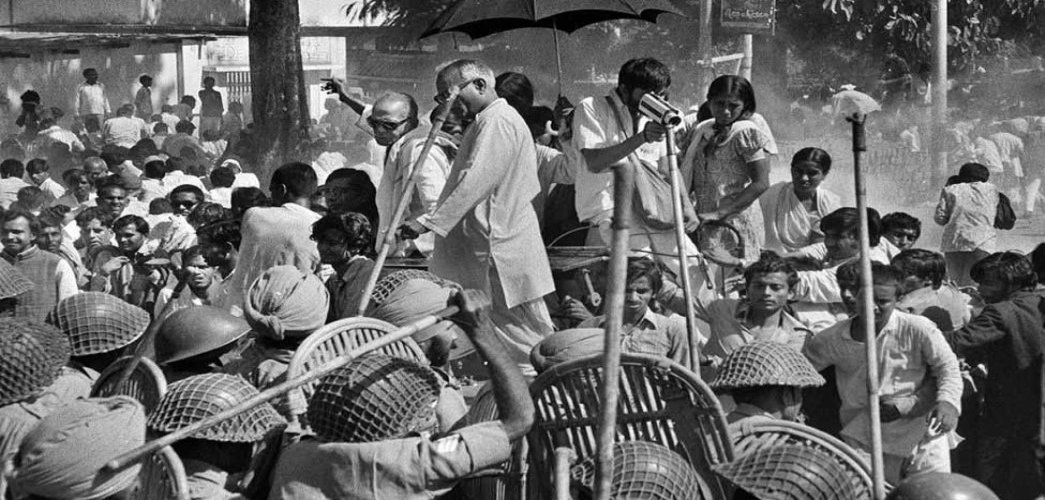1977 - 1986 : India stood up after dark era of ‘Emergency’