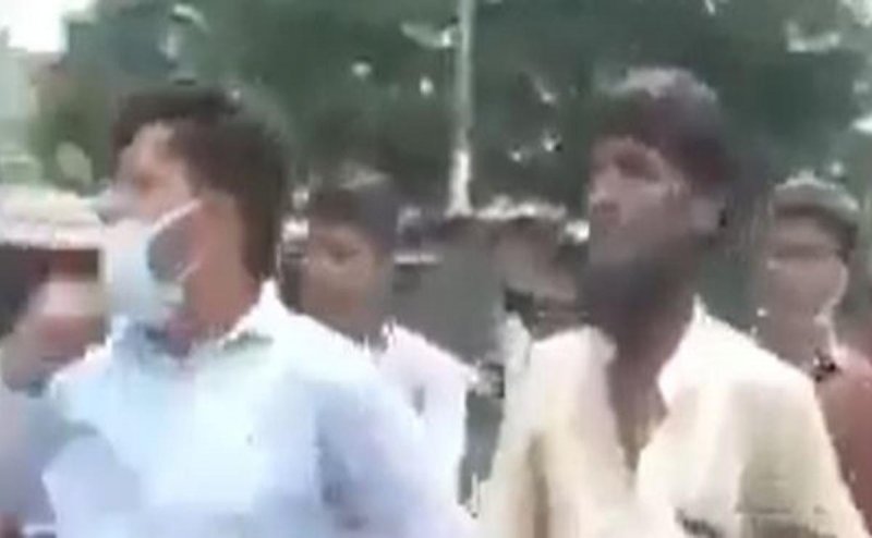 One With Heart Cannot Watch This Video From Kanpur, Daughter Begs Mercy, After Muslim Father Paraded With Jai Shree Ram 