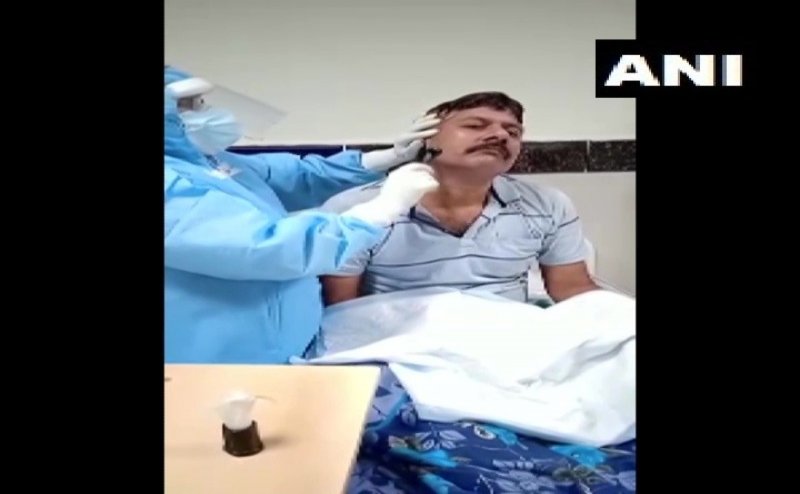 Viral: Healthcare workers in Odisha do the unusual by braiding hair and shaving beard of Covid patients
