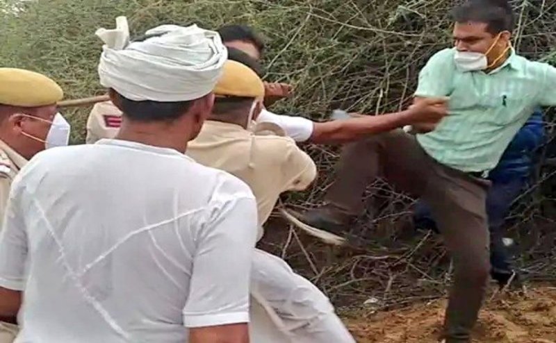 Watch: SDM kicks farmers demanding compensation for highway project in Rajasthan, scuffle breaks out