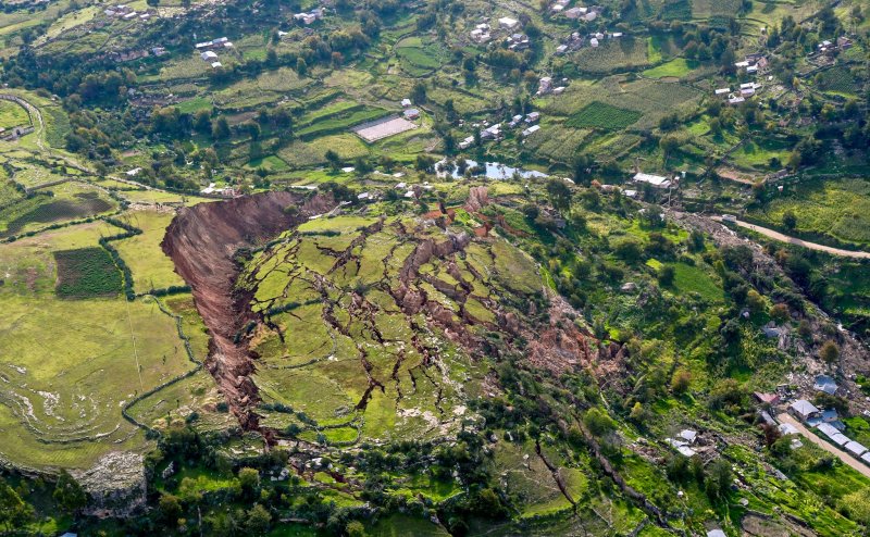 Uttarakhand Landslide, Big Piece Of Mountain Crushed Down After Heavy Rain 