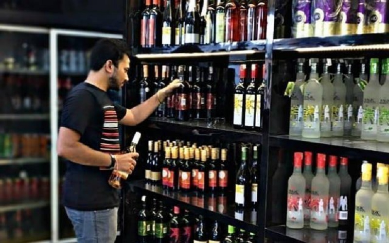 Licence for 523 of 525 liquor vends handed in Noida