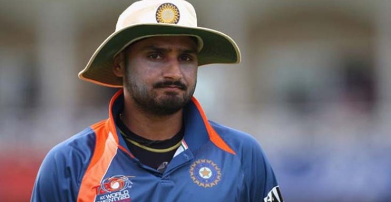 Harbhajan questions on Dhoni’s selection, says I am not enjoying privilege