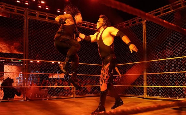 WWE RAW: Kane returns, joins fight against The Shield 