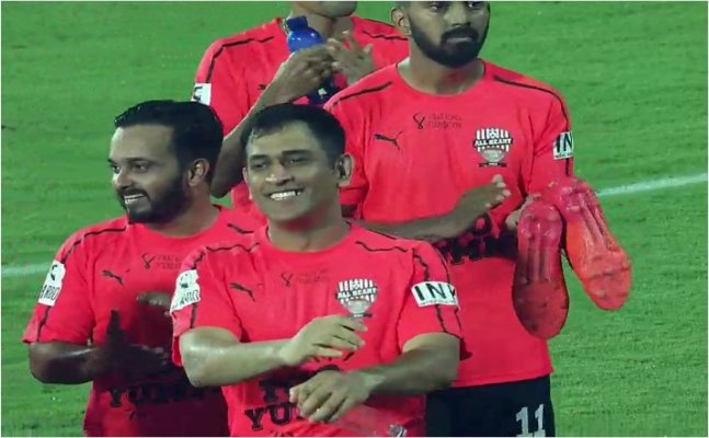 Celebrity Clasico: Dhoni masterclass sets up cricketers' victory over Bollywood stars