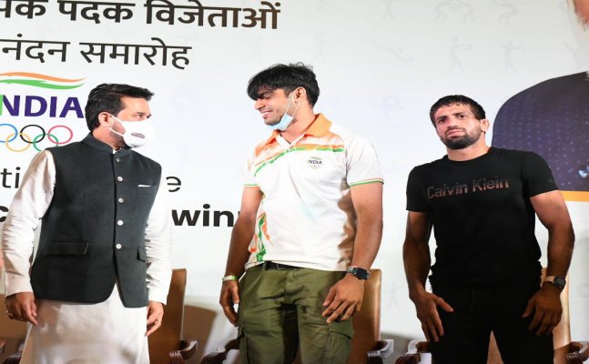 India's Olympic medal winners felicitated in grand ceremony, Neeraj says 