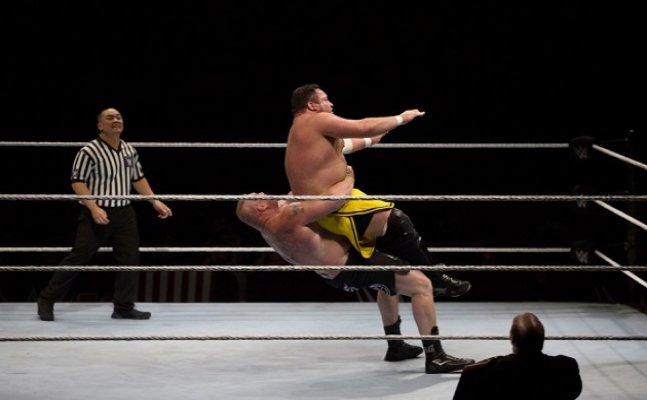 WWE: Brock Lesnar defeats Samoa Joe again
